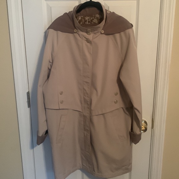 Liz Claiborne Mid Length Tan & Brown Raincoat w/ Detachable Hood Women’s Size M - Picture 4 of 10